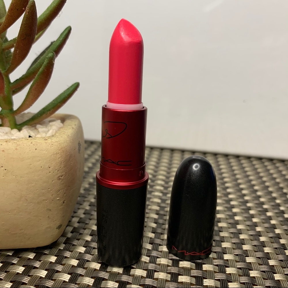 Mac Cosmetics VG Miley Cyrus Lipstick